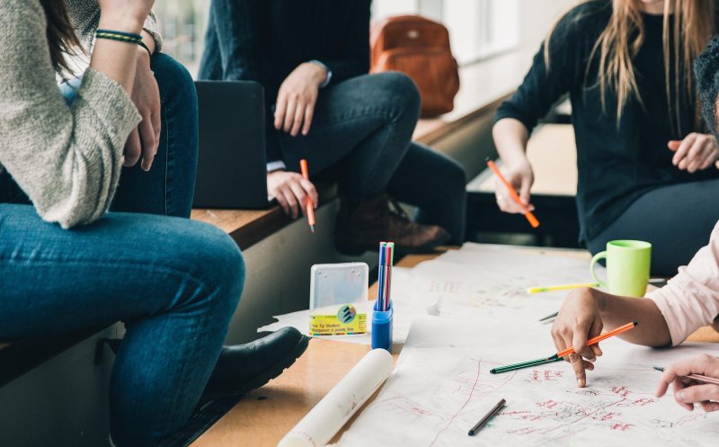 Cât costă, de fapt, să fii student? "Coșul minim în plină austeritate: Cheltuieli de peste 2.000 lei"