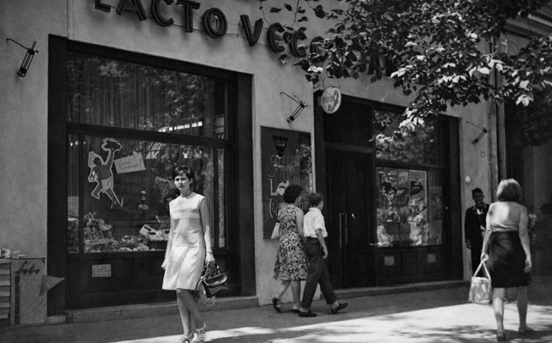 Restaurantul lacto-vegetarian, anul 1969. Tu ce fel de mâncare preferai