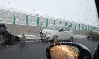 Accident rutier pe DEx4 Tureni. Traficul a fost oprit temporar și din cauza poleiului
