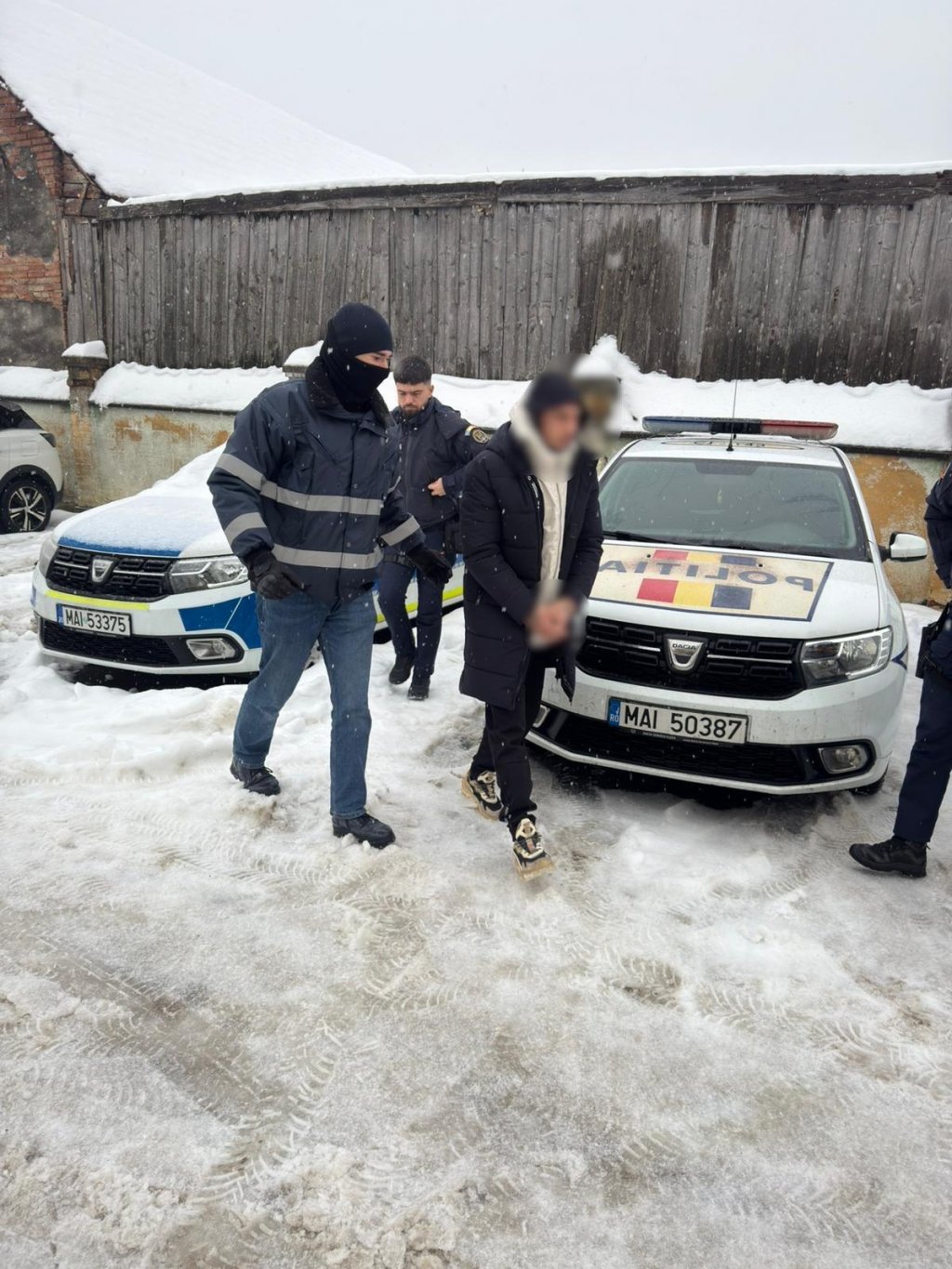 Tânăr din Turda, arestat pentru tâlhărie calificată. A jefuit un minor în autobuz