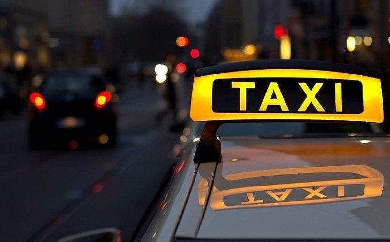 Control surpriză al polițiștilor clujeni: taximetrist prins cu aparatul de taxat oprit în timp ce transporta pasageri. A primit o amendă usturătoare
