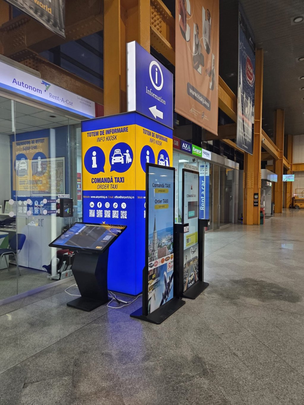 Aeroportul Cluj: chioșcul de comandă TAXI a fost mutat într-o zonă vizibilă din Terminalul Sosiri