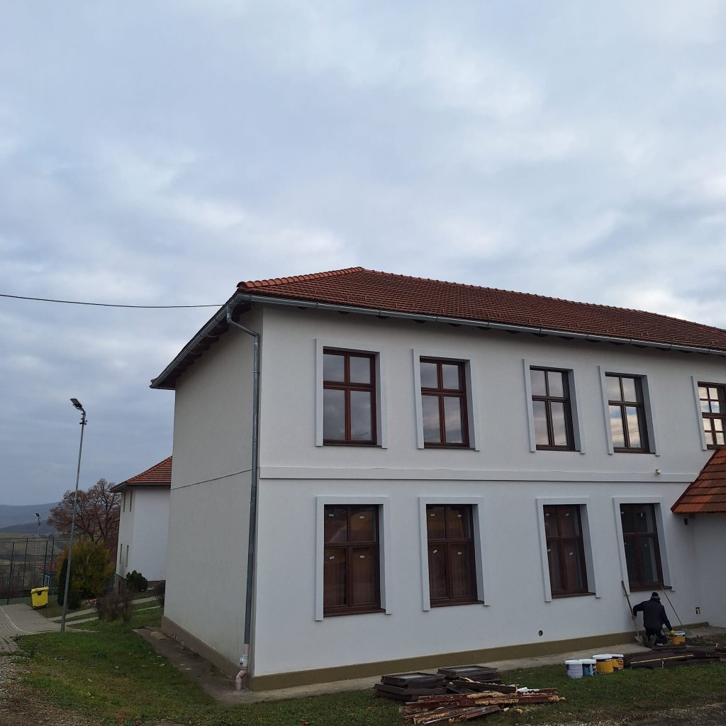 Condiții mai bune pentru 200 de copii. Școală din Cuj, reabilitată cu fonduri din bugetul județului