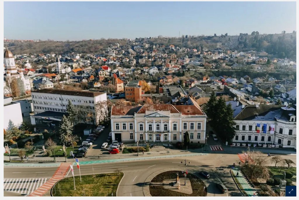 Cluj. Se află în centrul istoric și poate deveni un hotel cu peste 50 de camere. Cu cât se vinde