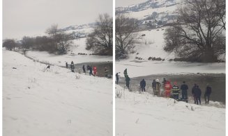 Ce spun polițiștii despre tragedia din Gherla: Doi copii, de 4 și 5 ani, au căzut în Someșul înghețat după ce s-au dat pe derdeluș. Unul a fost salvat