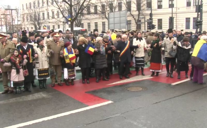 Clujul a sărbătorit 167 de ani de la Unirea Principatelor: Hora Unirii și focuri de artificii în centrul orașului