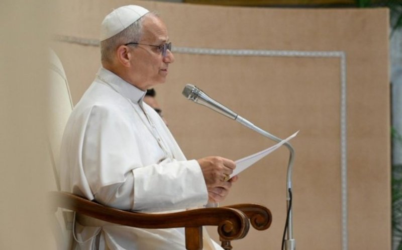 Papa Leon al XIV-lea avertizează din nou asupra pericolelor inteligenței artificiale și lipsei de transparență a algoritmilor