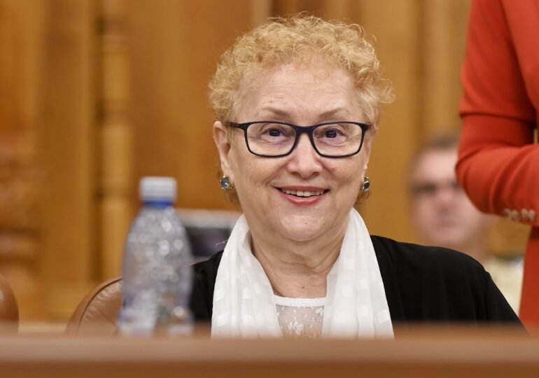 Critici de la Cluj pentru Avocatul Poporului: „De când i-a trecut revocarea pe la ureche nu a mai atacat ordonanțe de urgență”