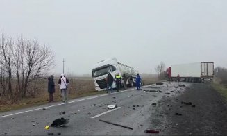 Carnagiu pe șosea: Cel puțin șase morți și mai mulți răniți într-un accident rutier grav