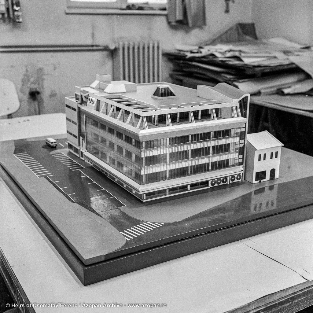 Magazinul Central, primul centru comercial al Clujului. Macheta de studiu din '73