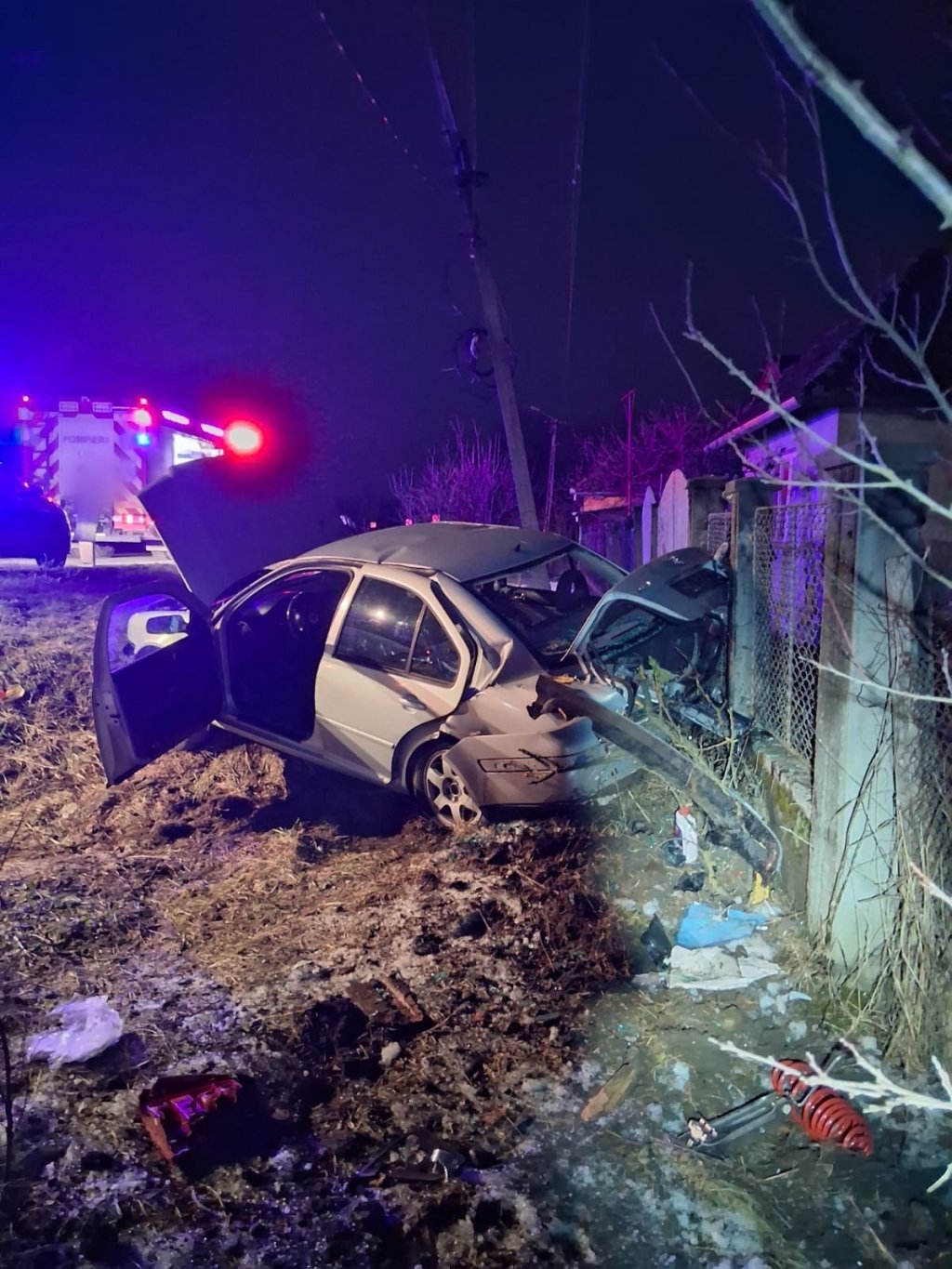 ACCIDENT în cursul nopții. Descarcerarea a extras o victimă de aproximativ 19 ani