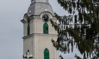 O biserică aflată în renovare, monument istoric de grupă A, s-a prăbușit pe trotuar și pe carosabil. A rănit și o persoană