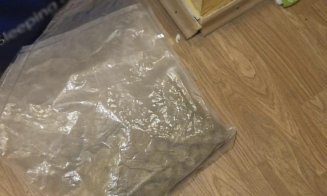 Doi bărbați și o femeie, reținuți pentru trafic de droguri în Cluj. Stupefiantele erau vândute în principal elevilor