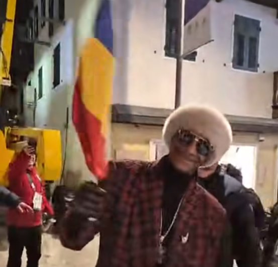 Rapper-ul Snoop Dogg a fluturat steagul României străzile din Cortina la JO de iarnă