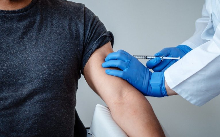 Ce rol are vaccinarea anti-HPV la bărbaţi? / Vârsta până la care se face vaccinul gratuit