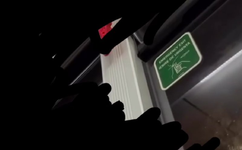 "Suntem la Cluj, nu la Budapesta". Momentul în care mai mulți tineri au fost agresați într-un autobuz pentru că vorbeau maghiară