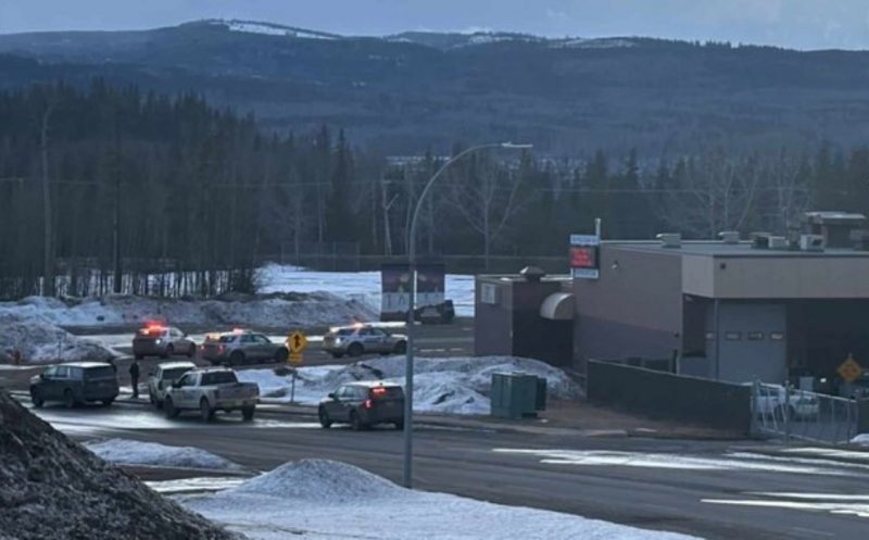 Măcel la o școală din Canada. 10 morți şi 25 de răniţi, după un atac armat. Trăgătorul, ”o femeie îmbrăcată în rochie”