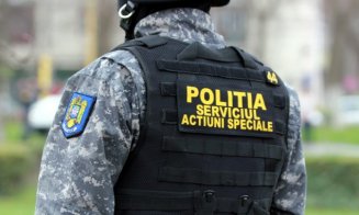 Cercetări într-un caz de viol și agresiune sexuală. Percheziții la un profesor și la doi foști elevi