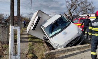 Accident grav cu patru vehicule în Cluj. Pompierii și echipajele medicale au intervenit de urgență