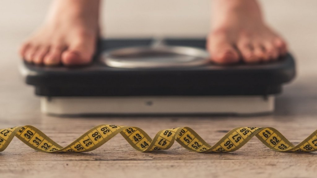 Te lupți cu kilogramele în plus? Un expert în nutriție dezvăluie 6 greșeli pe care le fac cei care vor să slăbească