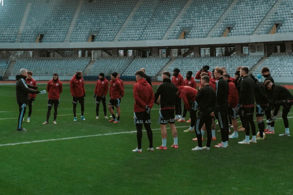 Jucătorii și staff-ul Universității Cluj speră la o pedeapsă cât mai blândă pentru Bergodi: "Sper să fie alături de noi cât de repede"