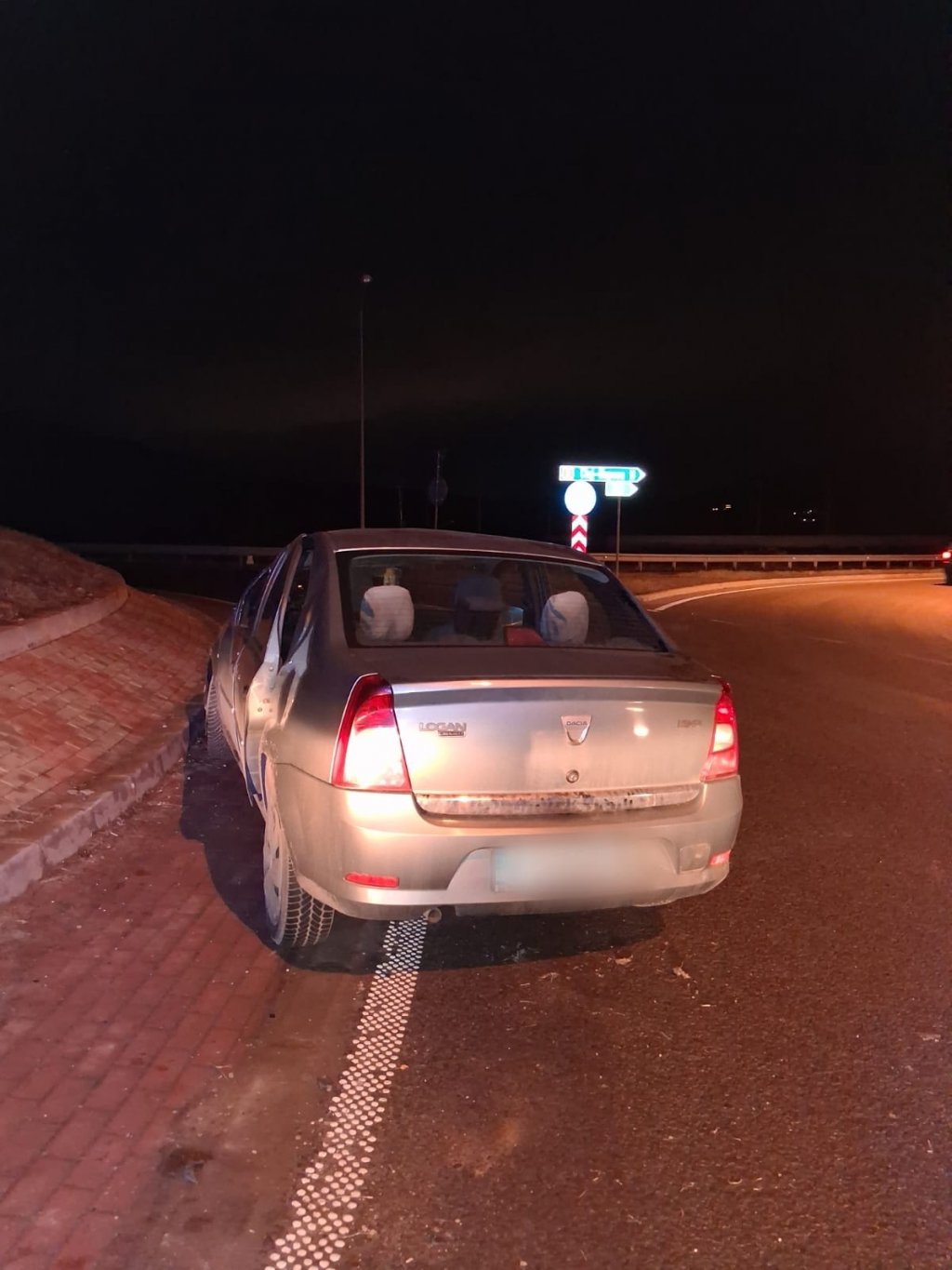 ACCIDENT pe un drum din Cluj. A intervenit SMURD și descarcerarea / Victimă transportată la spital