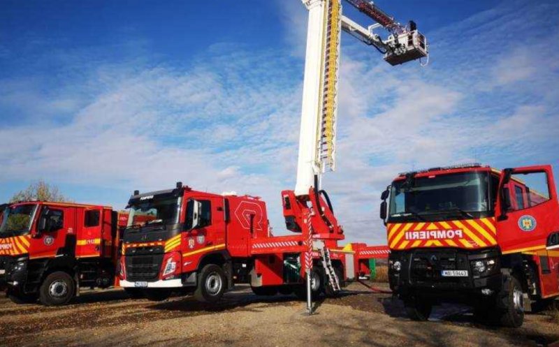 Atenție, șoferi! Mai multe autospeciale se deplasează în regim de urgență la Spitalul Municipal din Dej