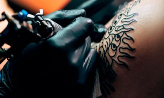 Te tatuezi și riști să orbești? Avertisment medical neașteptat după mai multe cazuri cu o afecțiune care poate amenința vederea