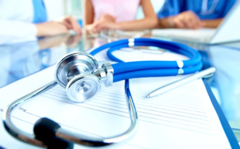 Excepție votată în Senat: Prima zi de concediu medical va fi PLĂTITĂ pentru anumite categorii de pacienți!