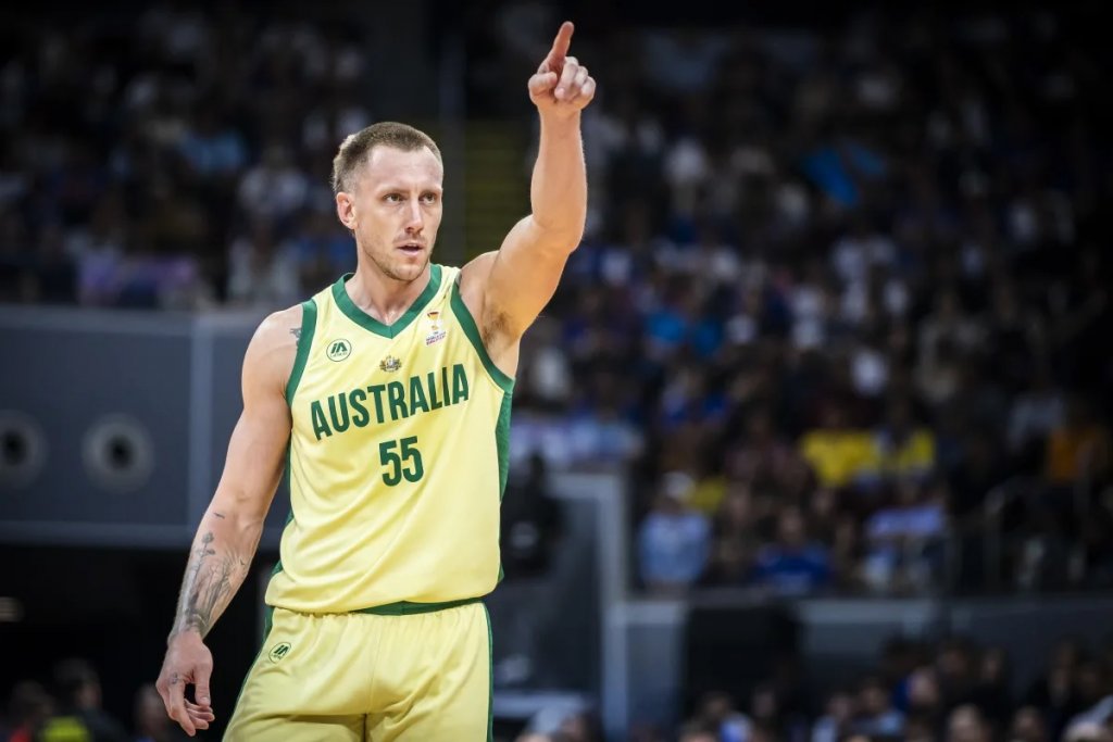 Cum s-au descurcat baschetbaliștii de la U-BT la loturile naționale. Russell, decisiv &icirc;n victoria Rom&acirc;niei