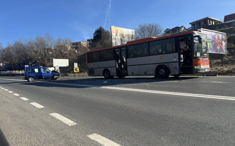 Aglomerație la ieșire din Cluj spre Feleacu: accident între un autobuz și o mașină