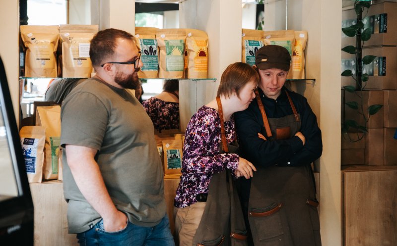 Se întâmplă la Cluj-Napoca. Cumperi o cafea și banii merg către Special Olympics România