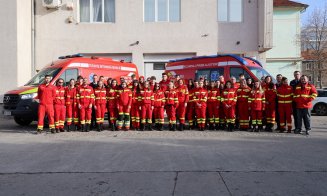 Ei sunt voluntarii care intervin pe ambulanțele SMURD și îi pregătesc pe clujeni pentru situații de urgență