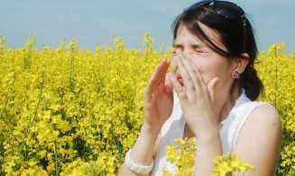 Un obicei simplu înainte de culcare ar putea reduce simptomele alergiilor, spun medicii