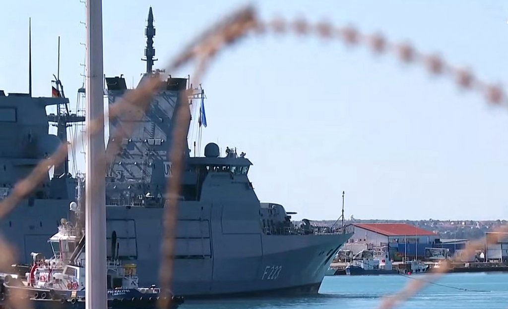 Cipru, ”o destinație sigură” pentru turiști. Vacanță printre rachete, portavioane și fregate de război