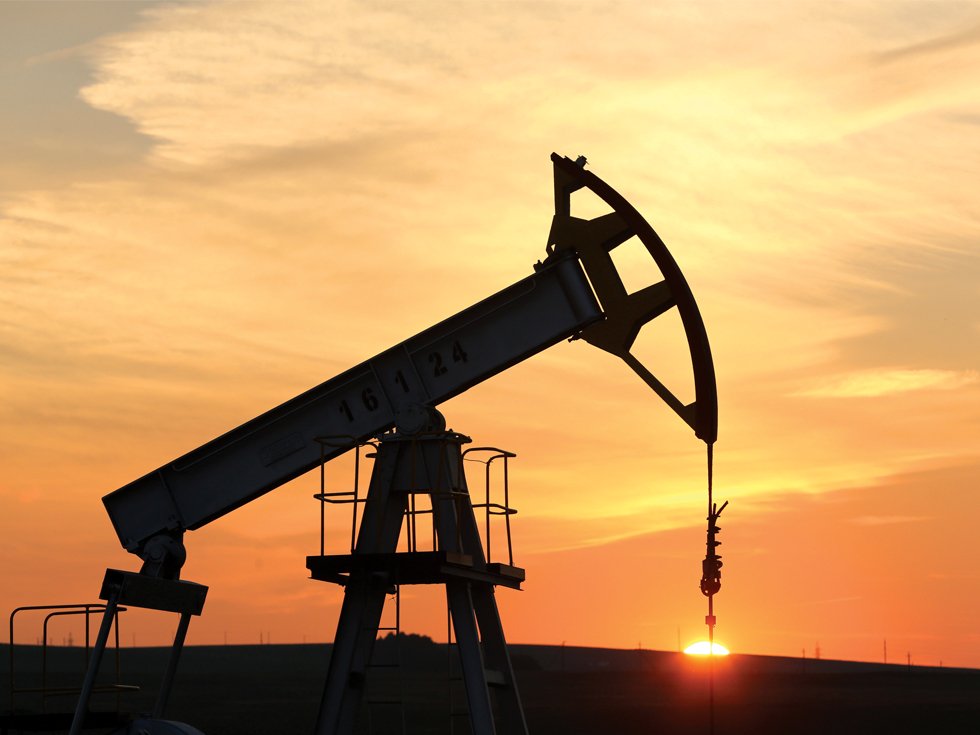 Prețul petrolului scapă de sub control! Barilul a trecut de 100 de dolari și merge spre 120/ UE și România se pregătesc pentru scumpiri în lanț