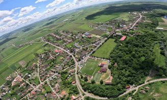 Locuitorii din satele comunei Jucu își pot plăti impozitele aproape de casă. Funcționarii merg pe teren