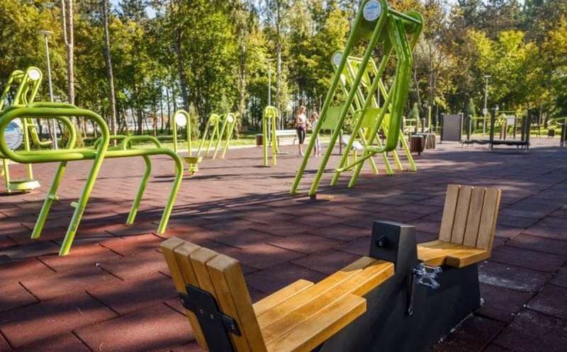 Investiție de 2 milioane de lei în aparate de fitness, în special în parcuri și în curțile unor școli