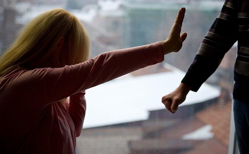 Caz revoltător în Cluj: un bărbat de 63 de ani ar fi încercat să își violeze vecina și a lovit-o în față