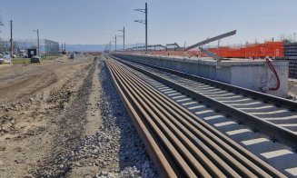 Premierul Bolojan, vizită pe șantierul de pe calea ferată Cluj - Episcopia Bihor: “Penalități pentru constructori”