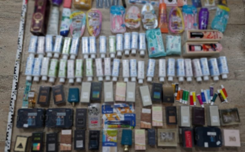 Bărbat urmărit internațional, prins la Cluj-Napoca, în mașină cu două femei acuzate de furt dintr-un magazin