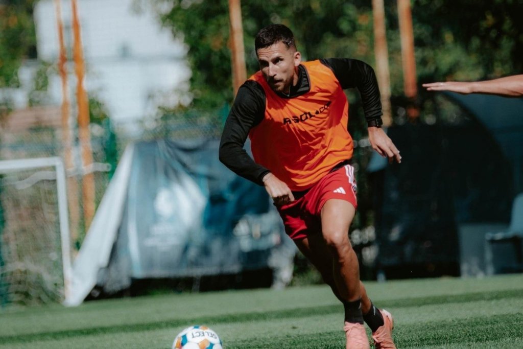 Ovidiu Bic, încântat după ce a prelungit contractul cu "U" Cluj: "Sper să fiu sănătos și să mai semnez o prelungire"