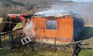 Casă distrusă de FOC în județul Cluj / Ce a provocat incendiul