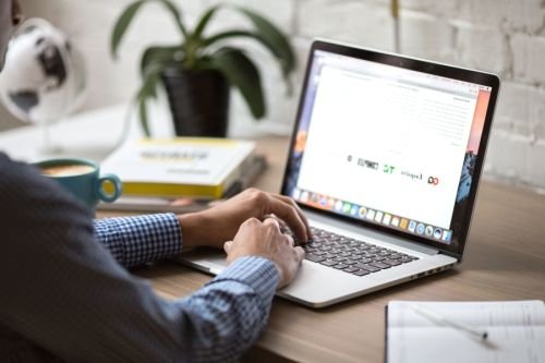 UBB a lansat BusolaMedia. Testarea e gratuită și îți arată dacă poți fi manipulat ușor online