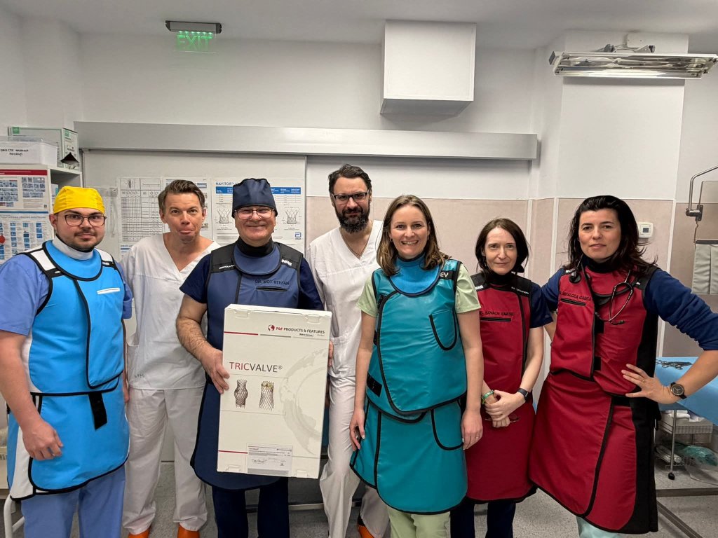 Clujul scrie istorie în cardiologie! Medicii de la Institutul Inimii au realizat, în premieră națională, o procedură de implantare