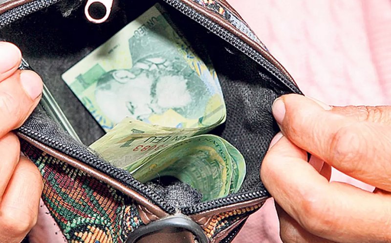 Buget 2026, pe model ”Robin Hood”: Guvernul ia de la bogați (magistrații) să dea la săraci (pensionarii) / ÎCCJ dă în judecată Guvernul