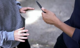 Scandal cu bătaie cu înjunghiere pe o terasă din Cluj. Incidentul s-a lăsat cu foc de armă