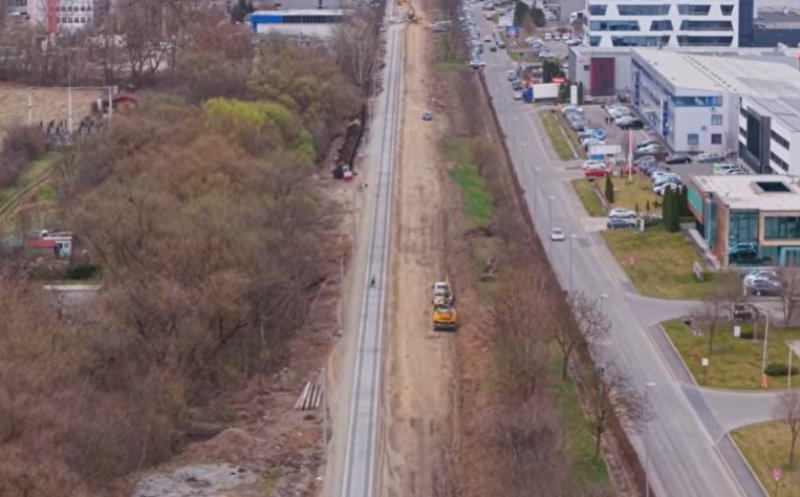 Calea ferată Cluj – Episcopia Bihor bate pasul pe loc: proiectul înaintează greu pe segmente importante în zona Clujului