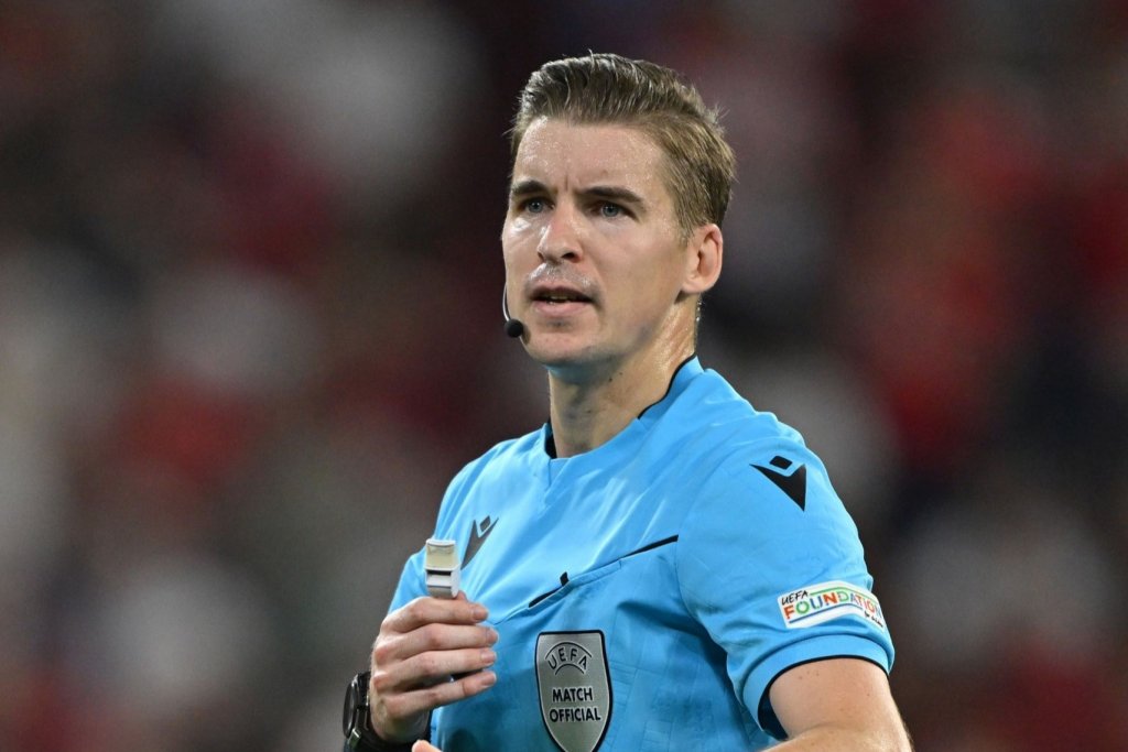 UEFA a stabilit arbitrul partidei Turcia - România. Cine va conduce jocul