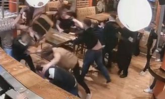 Bătaie în toată regula într-un local din Cluj: 10 persoane au fost arestate preventiv